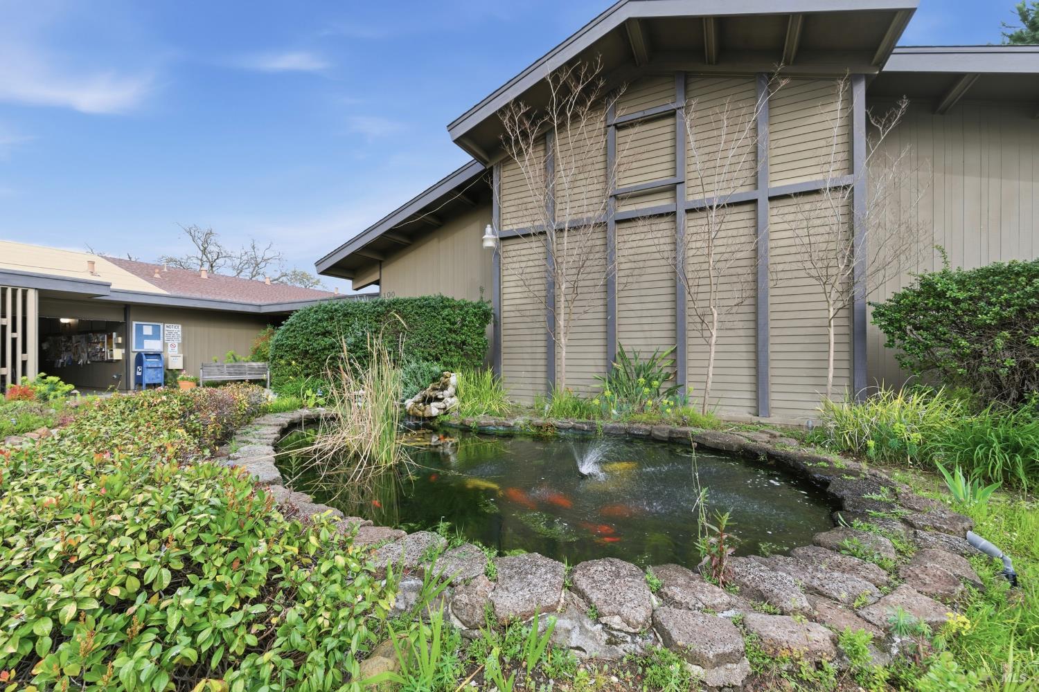 Detail Gallery Image 48 of 58 For 15 Scenic Dr, Novato,  CA 94949 - 2 Beds | 2 Baths