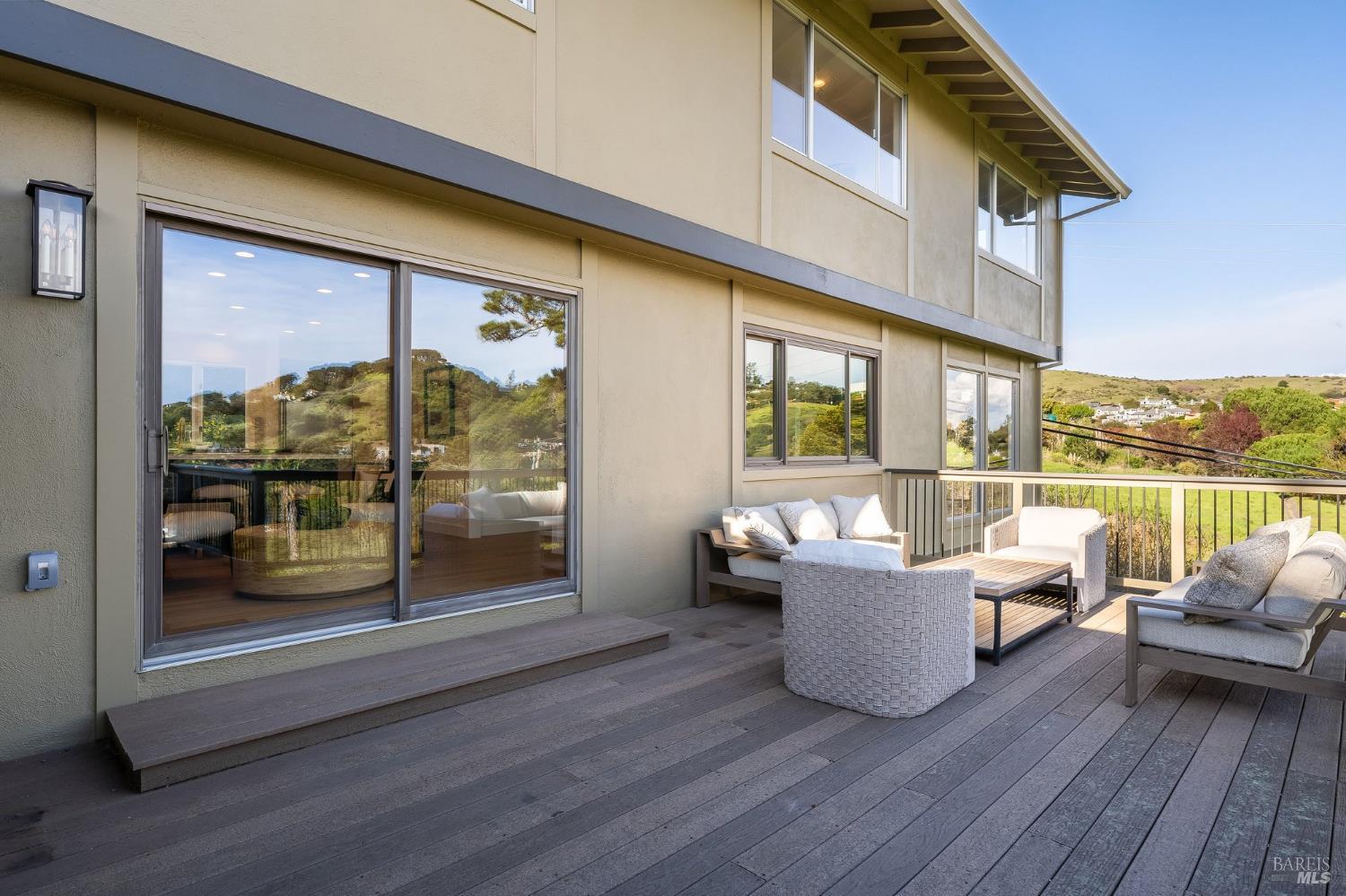 Detail Gallery Image 62 of 92 For 58 Lower North Ter, Tiburon,  CA 94920 - 5 Beds | 3/1 Baths