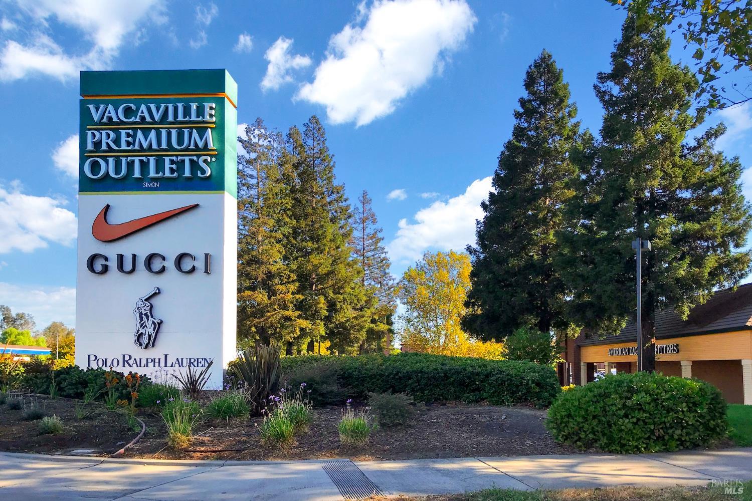 Detail Gallery Image 59 of 60 For 155 Fallen Leaf Dr, Vacaville,  CA 95687 - 4 Beds | 3 Baths