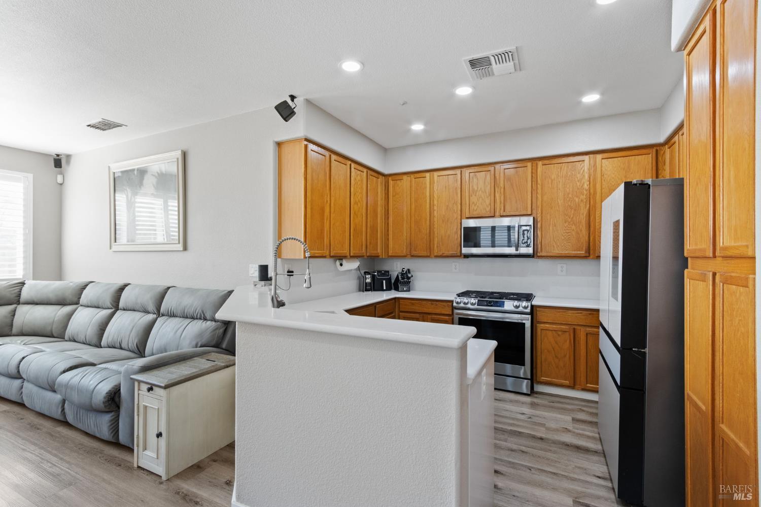 Detail Gallery Image 17 of 48 For 4413 Meadow Valley Cir, Fairfield,  CA 94534 - 4 Beds | 2 Baths