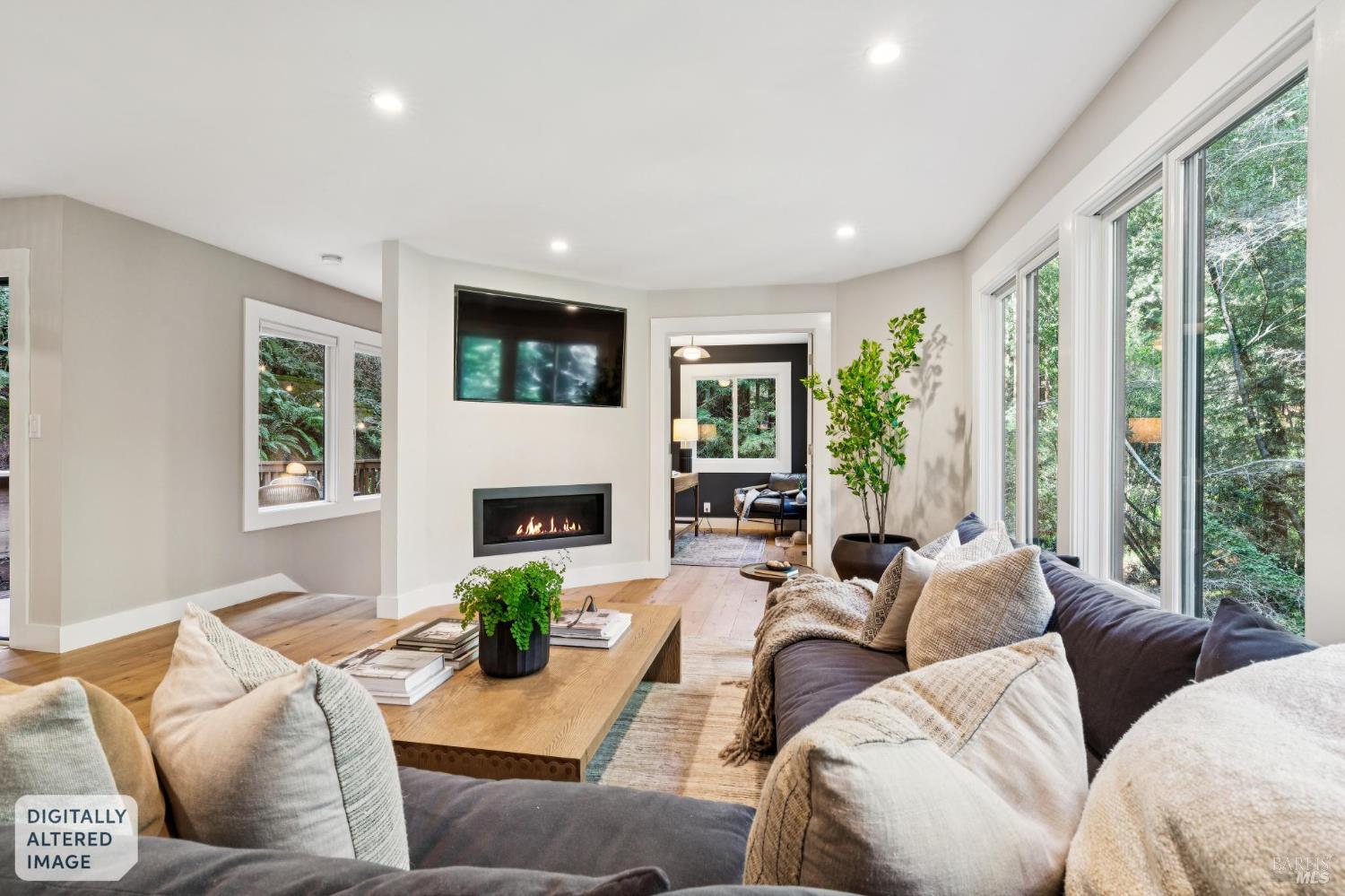 Detail Gallery Image 8 of 24 For 481 Cascade Dr, Mill Valley,  CA 94941 - 4 Beds | 3/1 Baths