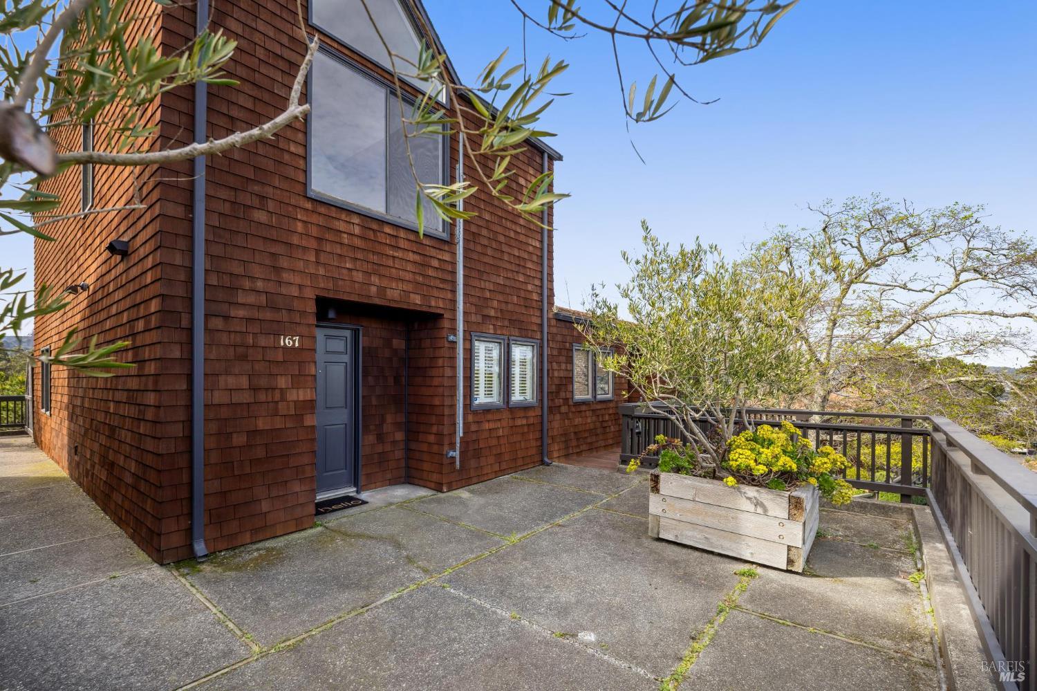 Detail Gallery Image 50 of 51 For 167 Headlands Ct, Sausalito,  CA 94965 - 2 Beds | 2/1 Baths