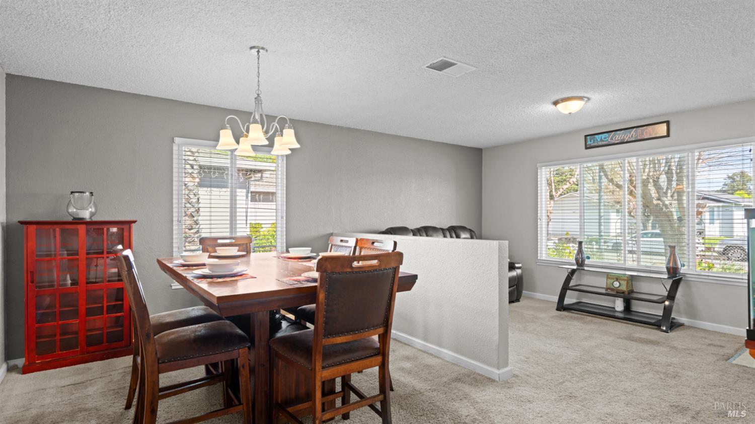 Detail Gallery Image 8 of 40 For 1206 Ricky Ct, Suisun City,  CA 94585 - 3 Beds | 2 Baths