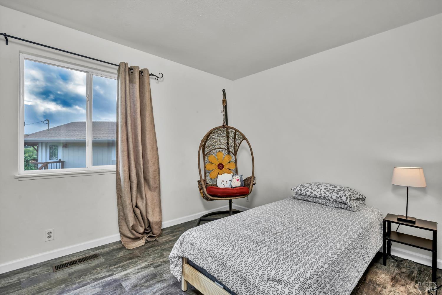 Detail Gallery Image 23 of 47 For 18528 N Shore Dr, Hidden Valley Lake,  CA 95467 - 3 Beds | 3 Baths