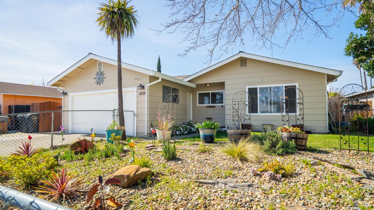 Detail Gallery Image 2 of 40 For 1206 Ricky Ct, Suisun City,  CA 94585 - 3 Beds | 2 Baths