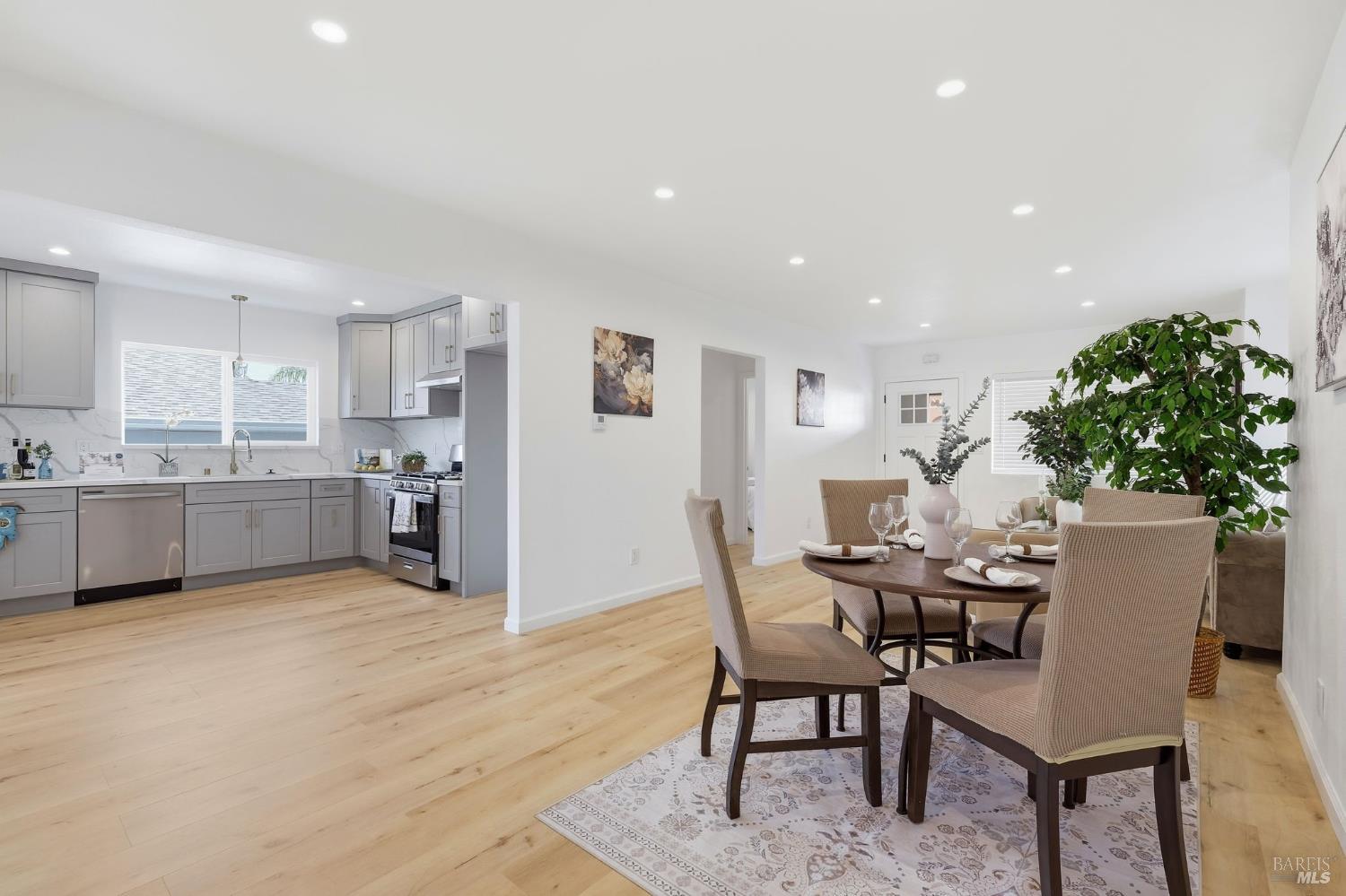 Detail Gallery Image 10 of 30 For 333 14th St, Vallejo,  CA 94590 - 3 Beds | 2 Baths