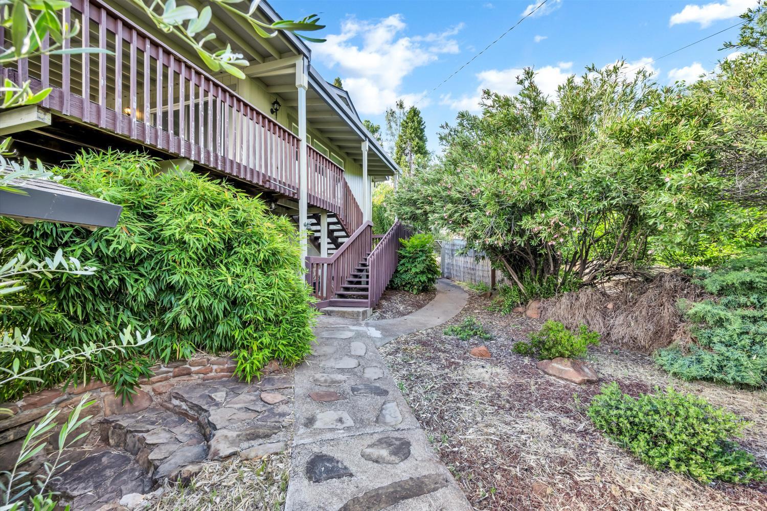 Detail Gallery Image 6 of 47 For 18528 N Shore Dr, Hidden Valley Lake,  CA 95467 - 3 Beds | 3 Baths