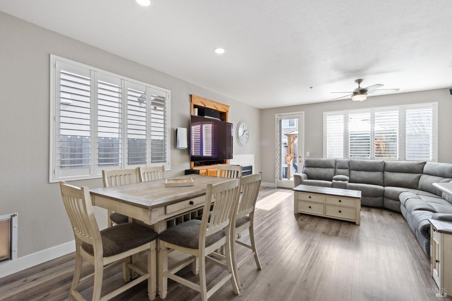 Detail Gallery Image 11 of 48 For 4413 Meadow Valley Cir, Fairfield,  CA 94534 - 4 Beds | 2 Baths