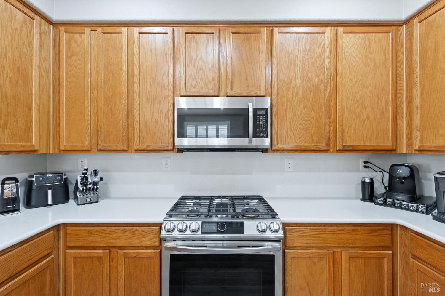 Detail Gallery Image 21 of 48 For 4413 Meadow Valley Cir, Fairfield,  CA 94534 - 4 Beds | 2 Baths