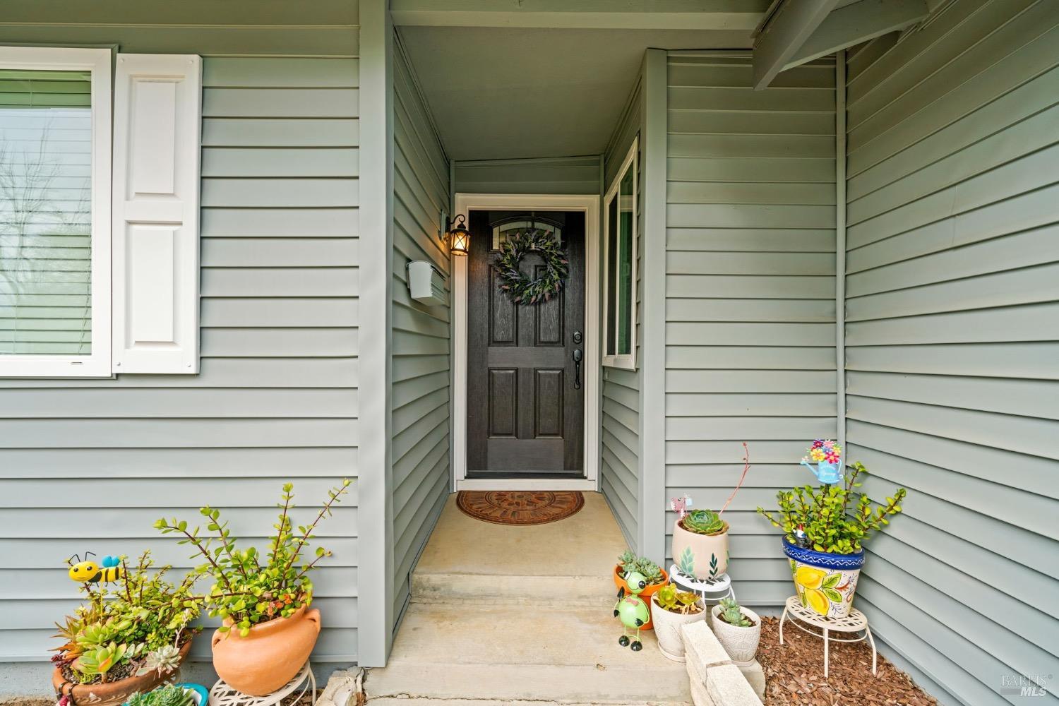 Detail Gallery Image 2 of 30 For 610 Sierra Dr, Dixon,  CA 95620 - 3 Beds | 2 Baths