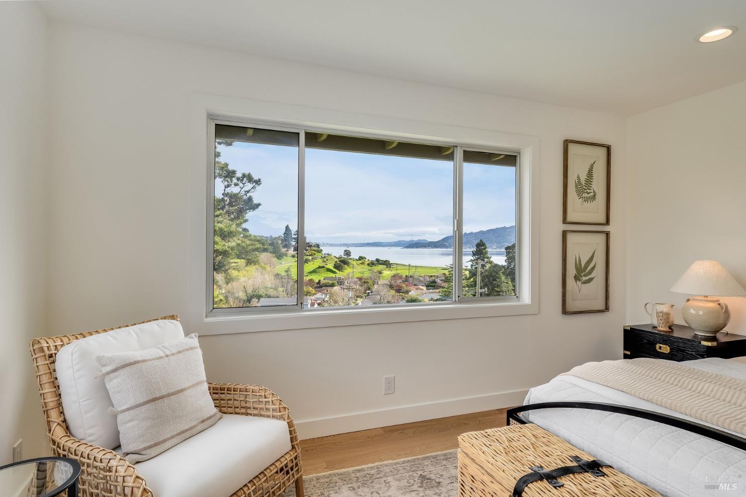 Detail Gallery Image 34 of 92 For 58 Lower North Ter, Tiburon,  CA 94920 - 5 Beds | 3/1 Baths