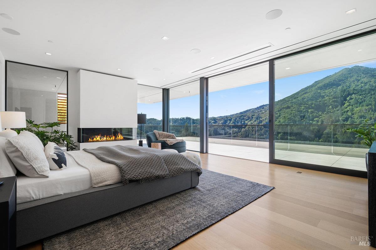 Detail Gallery Image 15 of 29 For 70 Ridgecrest Rd, Kentfield,  CA 94904 - 6 Beds | 6/2 Baths