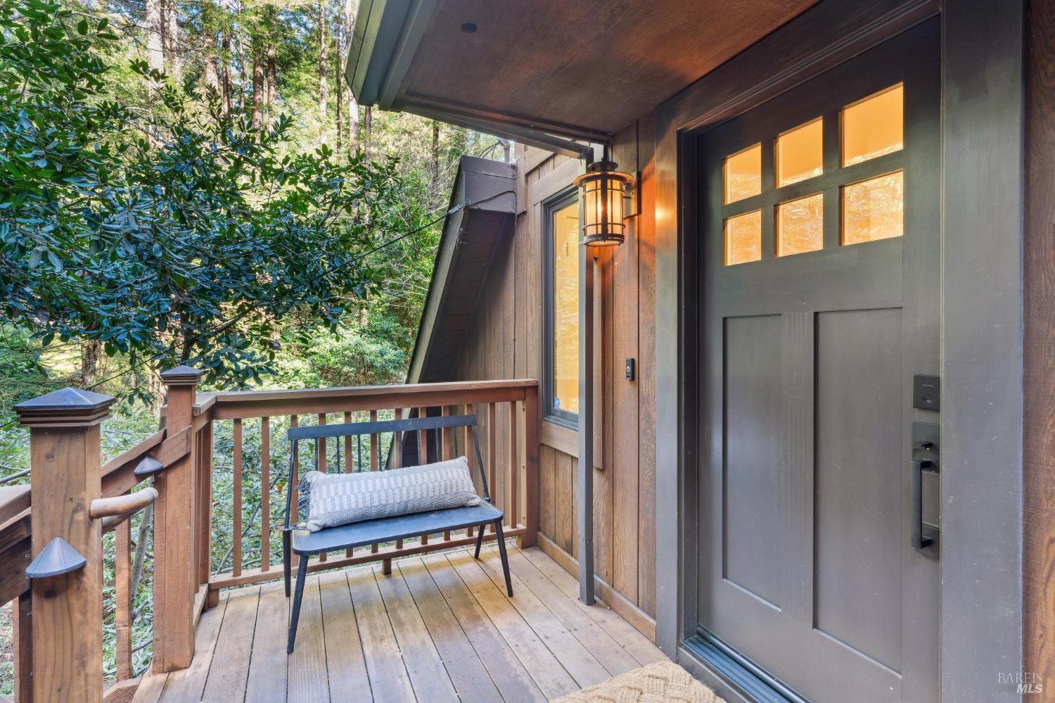 Detail Gallery Image 18 of 24 For 481 Cascade Dr, Mill Valley,  CA 94941 - 4 Beds | 3/1 Baths
