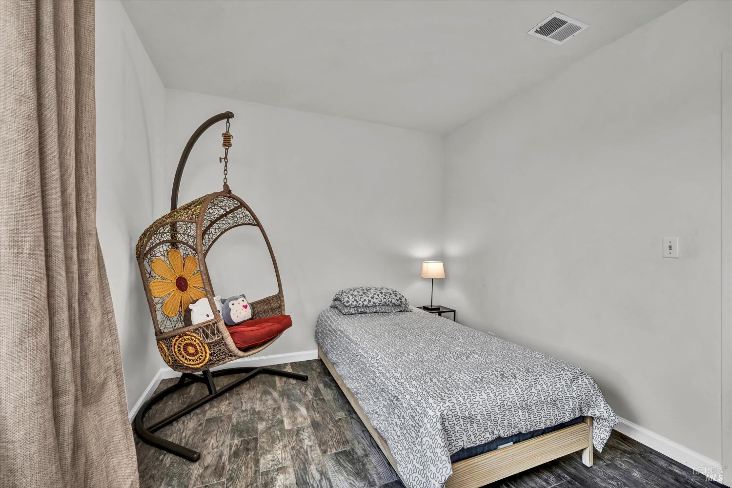 Detail Gallery Image 24 of 47 For 18528 N Shore Dr, Hidden Valley Lake,  CA 95467 - 3 Beds | 3 Baths