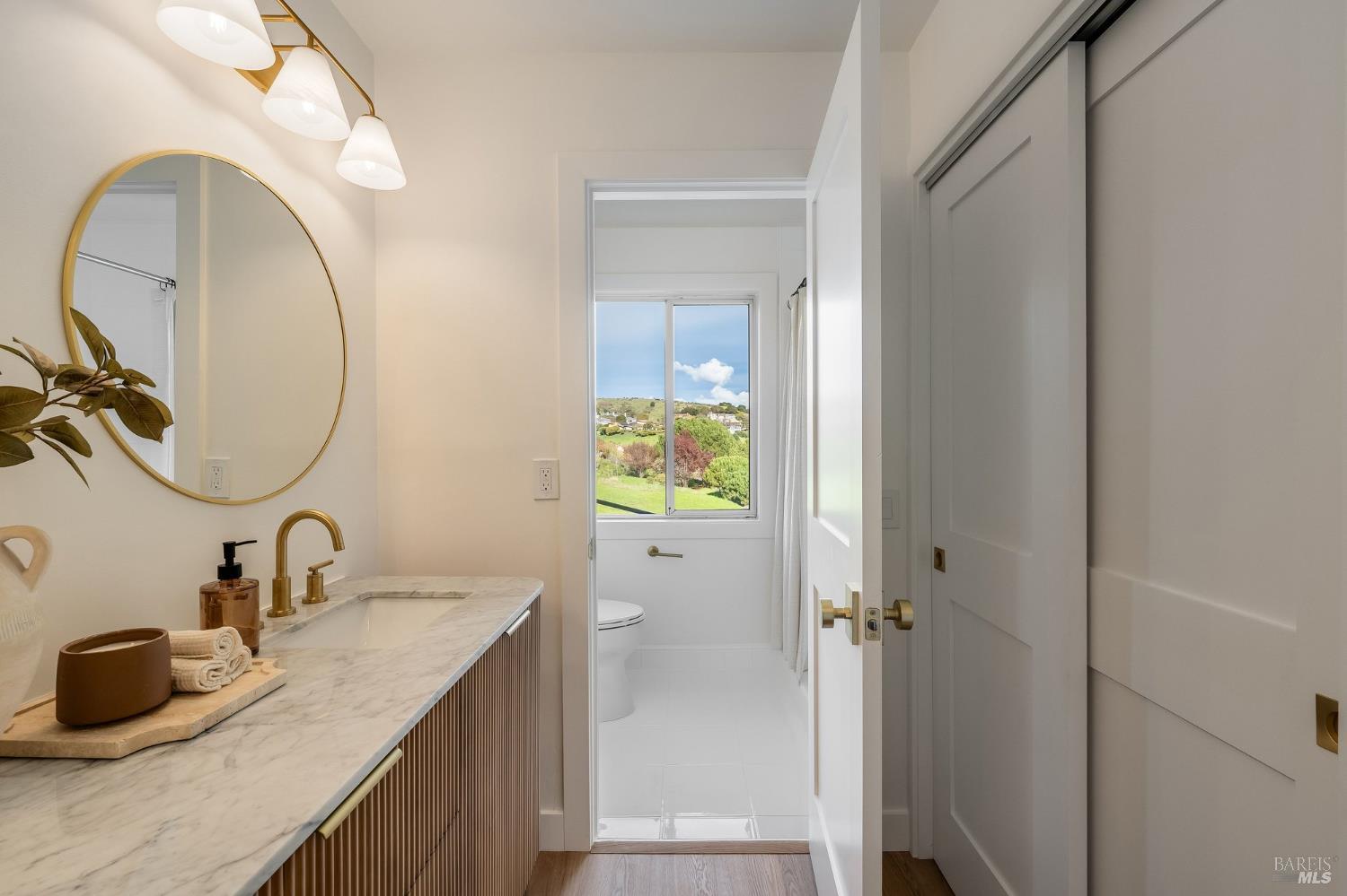 Detail Gallery Image 38 of 92 For 58 Lower North Ter, Tiburon,  CA 94920 - 5 Beds | 3/1 Baths