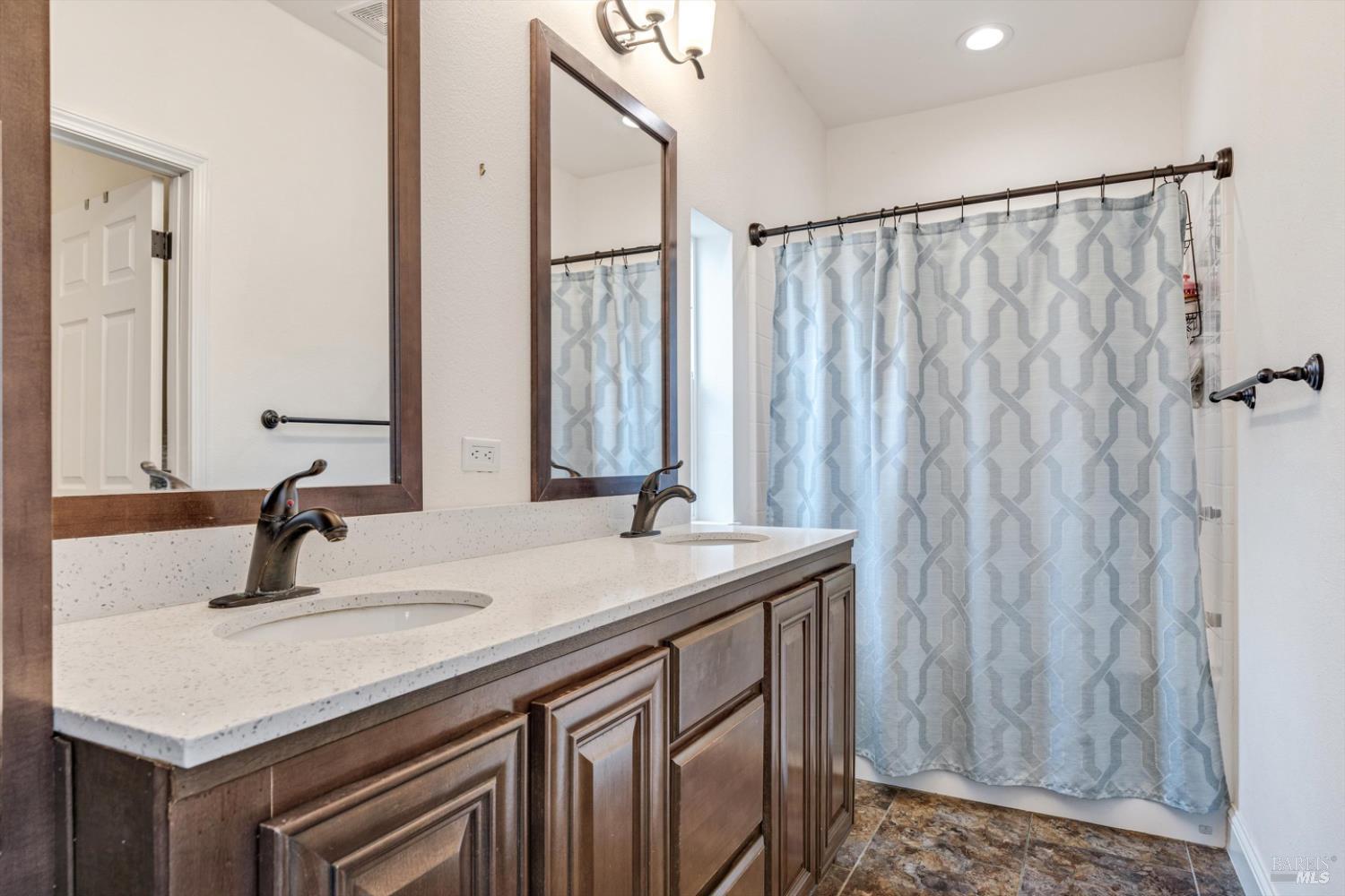 Detail Gallery Image 16 of 38 For 1707 Weiss Ln, Penngrove,  CA 94951 - 5 Beds | 3 Baths