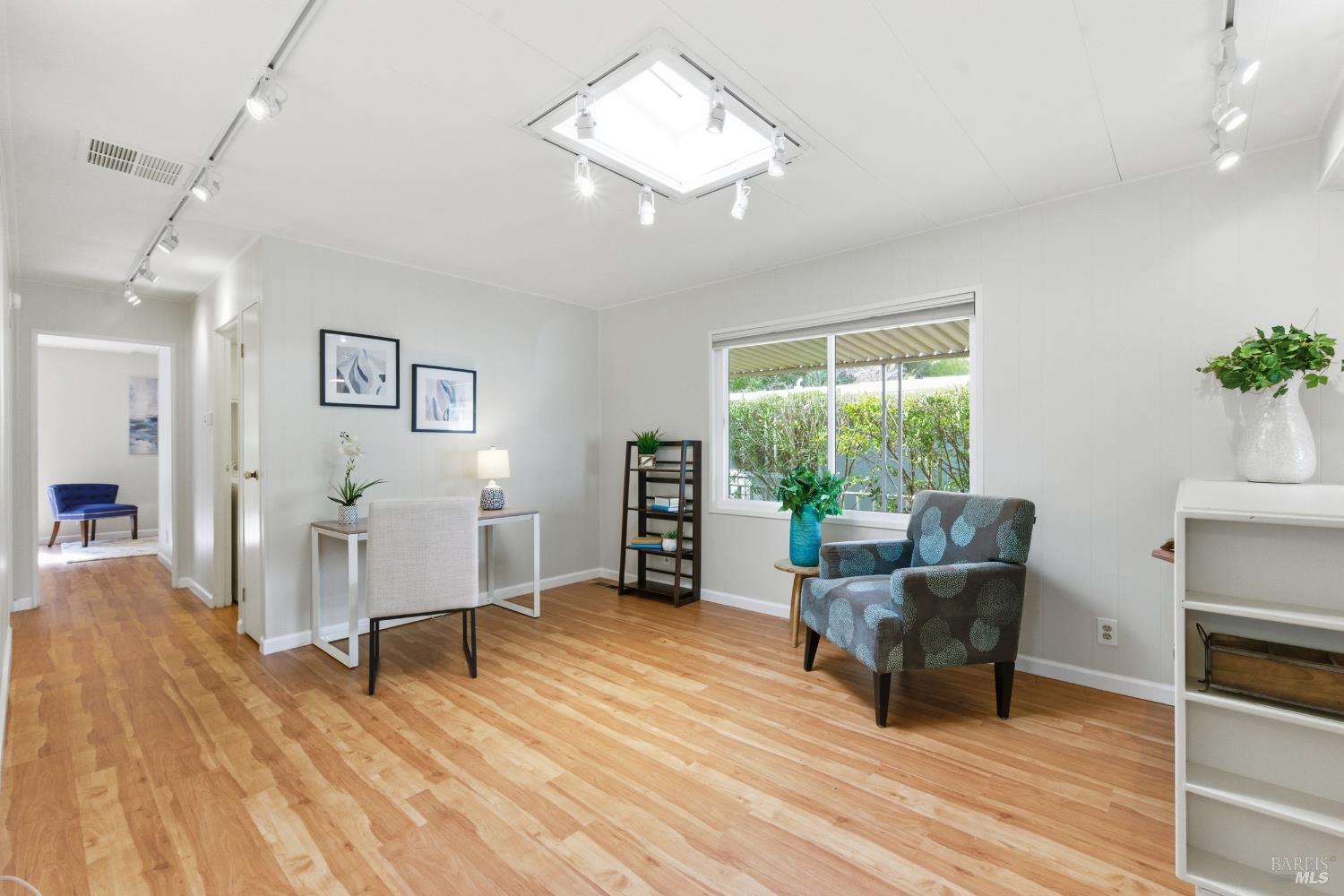 Detail Gallery Image 20 of 58 For 15 Scenic Dr, Novato,  CA 94949 - 2 Beds | 2 Baths