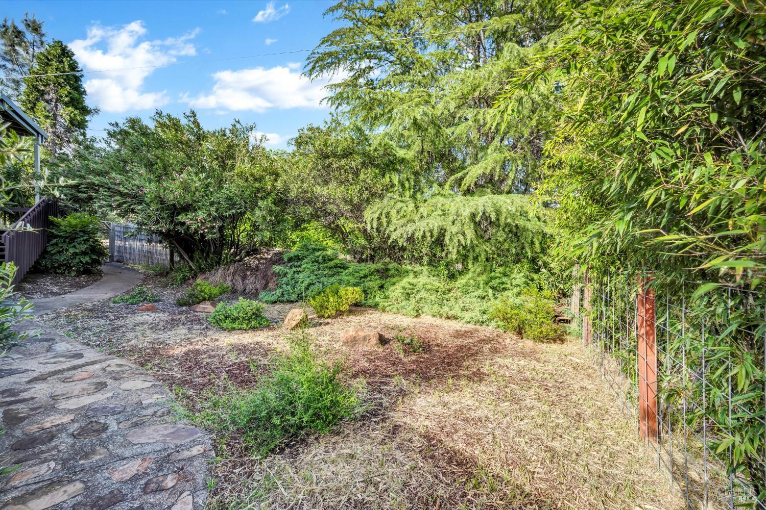 Detail Gallery Image 38 of 47 For 18528 N Shore Dr, Hidden Valley Lake,  CA 95467 - 3 Beds | 3 Baths