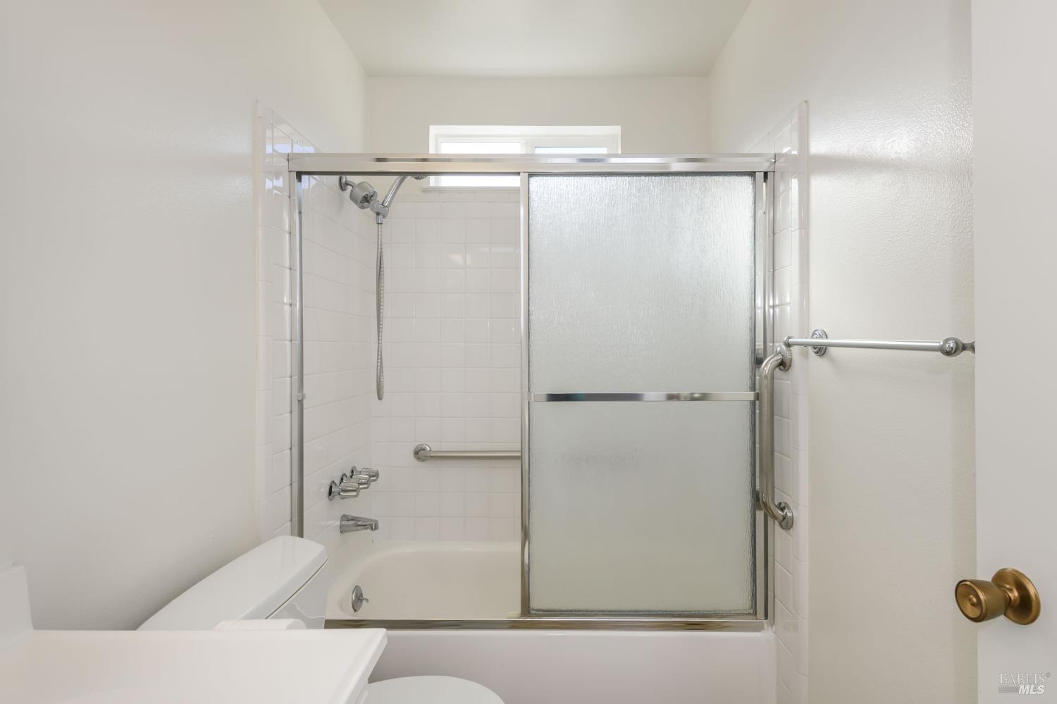 Detail Gallery Image 15 of 21 For 19 Manchester Ct, Novato,  CA 94947 - 2 Beds | 1/1 Baths