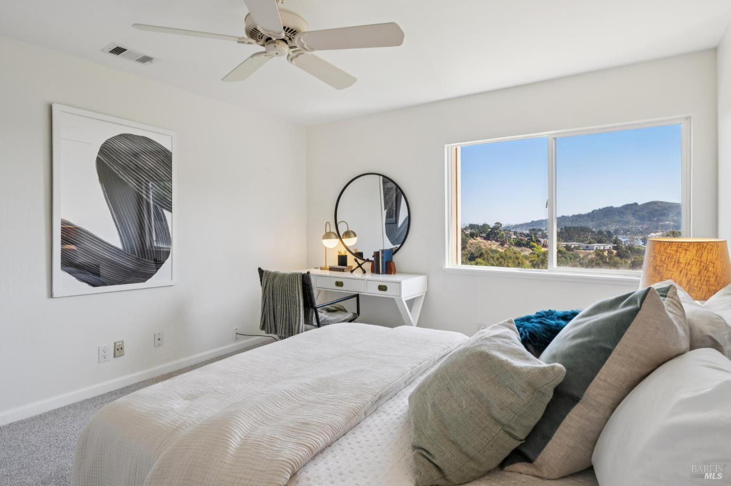 Detail Gallery Image 22 of 32 For 35 Wordsworth Ct, Mill Valley,  CA 94941 - 2 Beds | 1/1 Baths