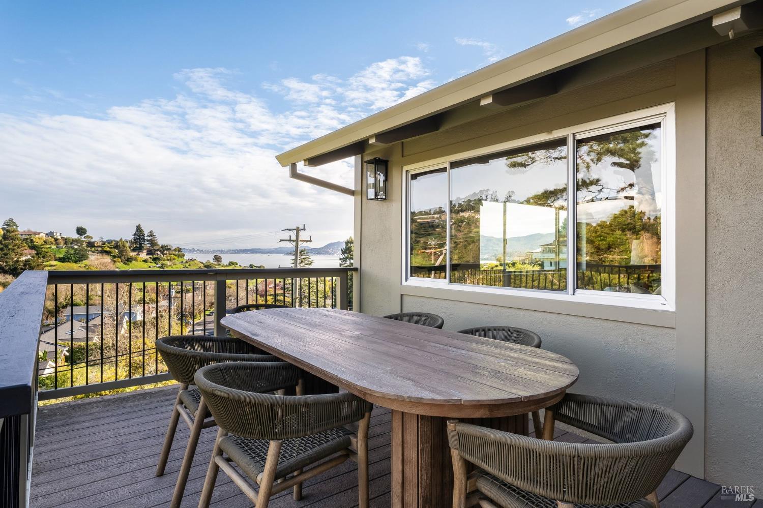 Detail Gallery Image 61 of 92 For 58 Lower North Ter, Tiburon,  CA 94920 - 5 Beds | 3/1 Baths