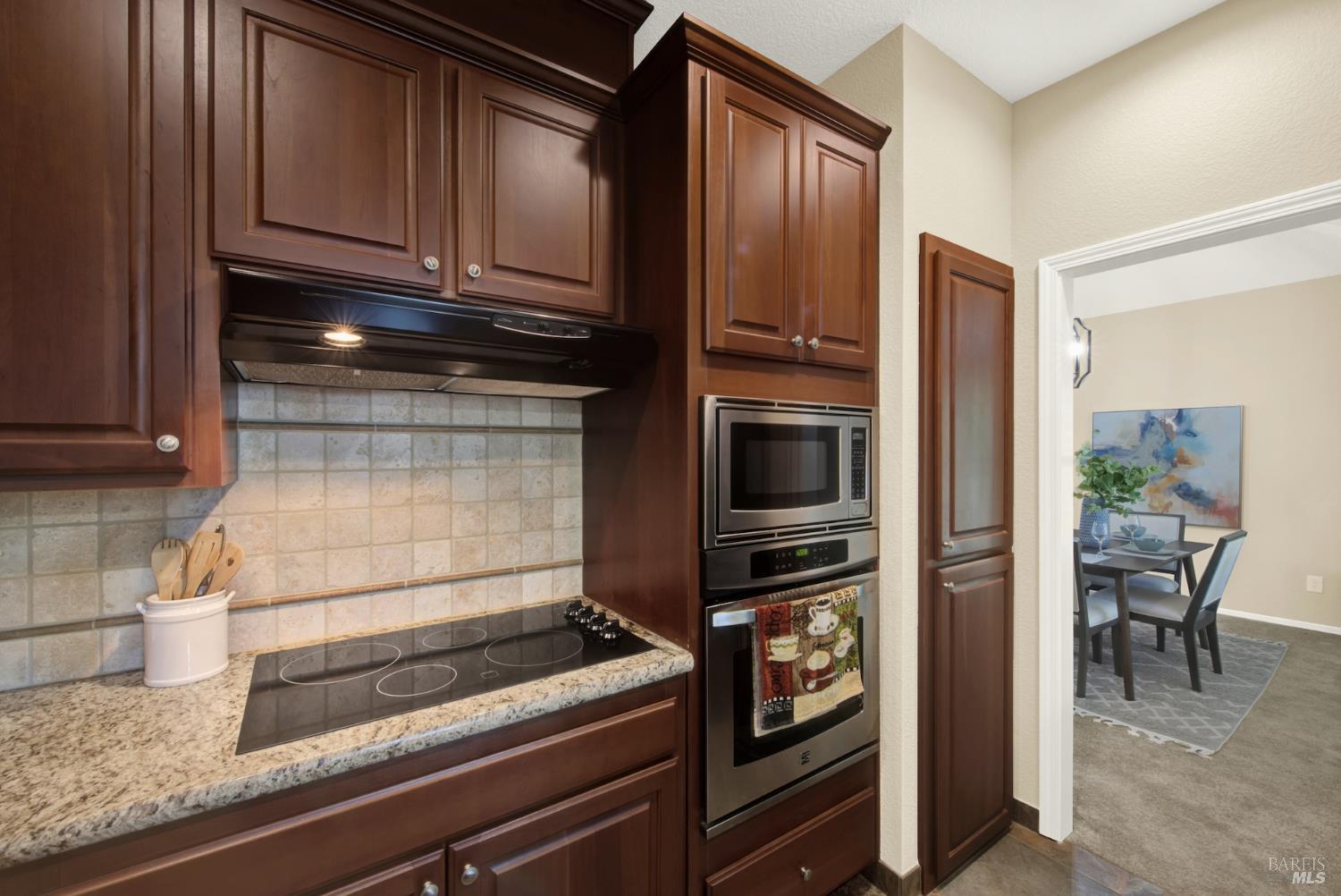 Detail Gallery Image 13 of 60 For 155 Fallen Leaf Dr, Vacaville,  CA 95687 - 4 Beds | 3 Baths