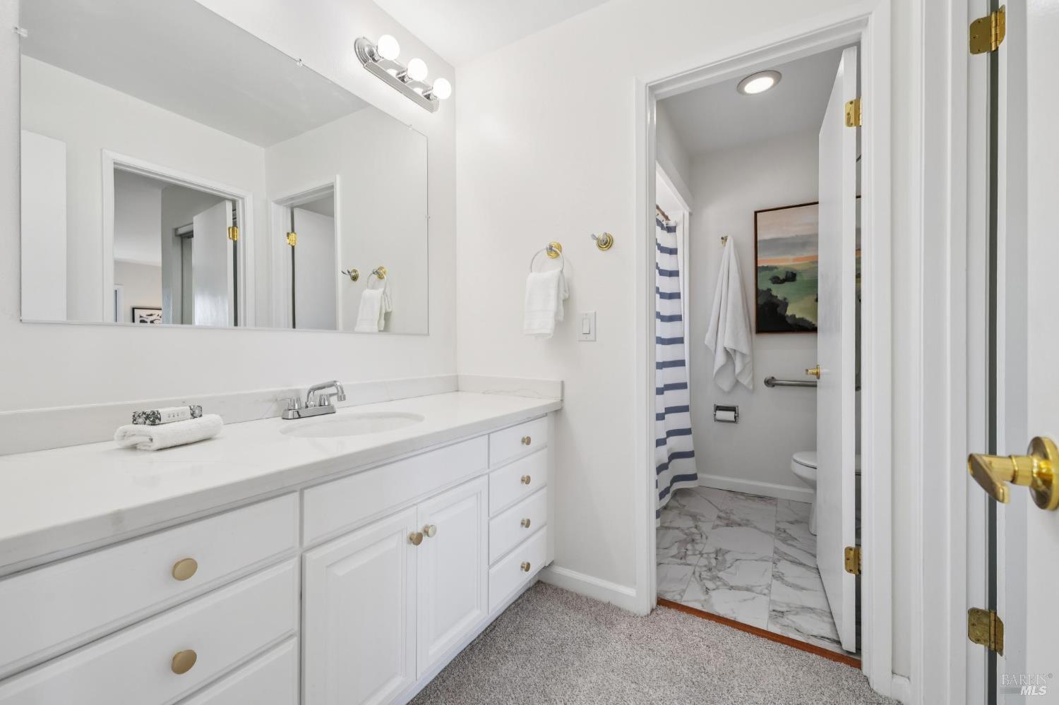 Detail Gallery Image 19 of 32 For 35 Wordsworth Ct, Mill Valley,  CA 94941 - 2 Beds | 1/1 Baths