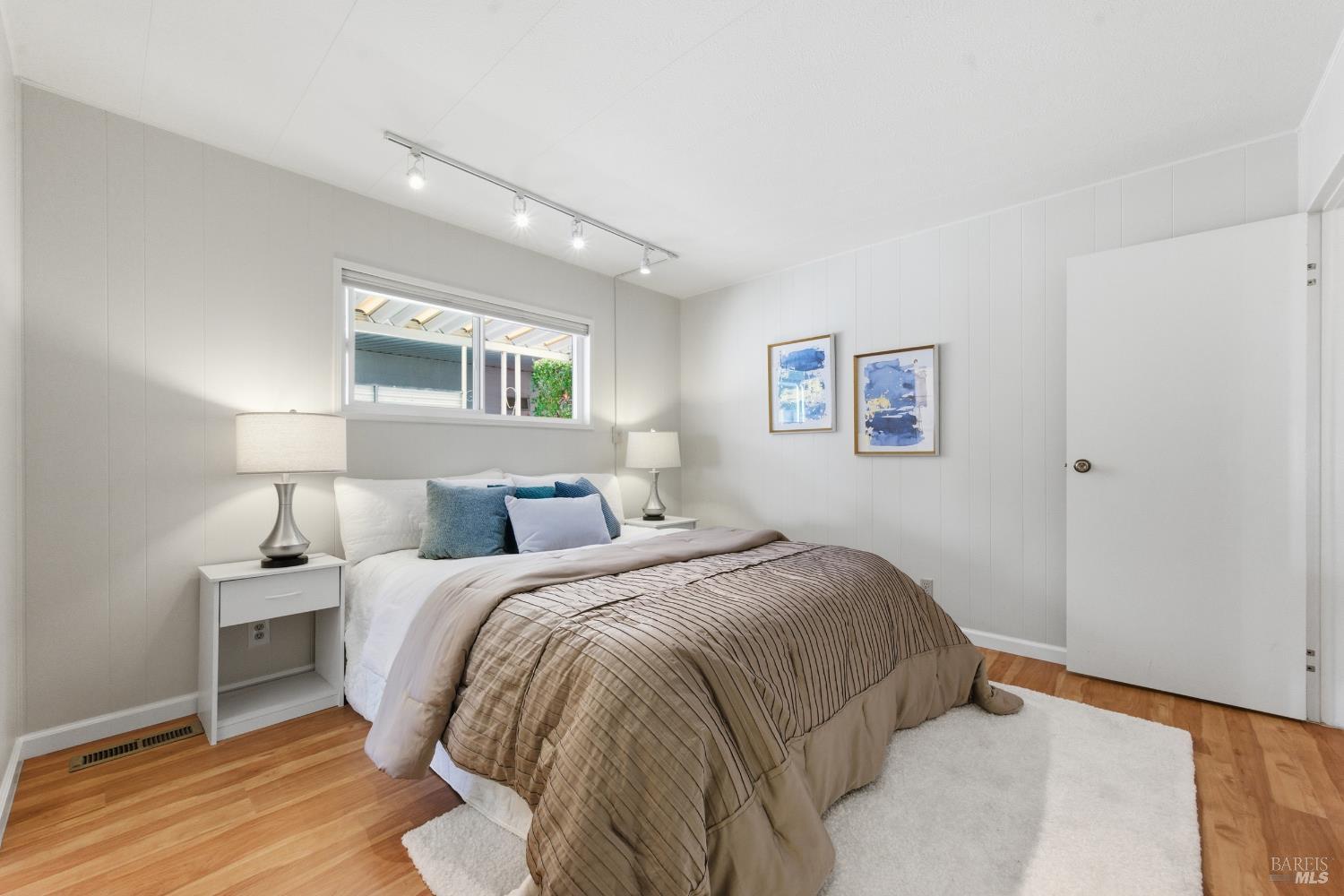 Detail Gallery Image 28 of 58 For 15 Scenic Dr, Novato,  CA 94949 - 2 Beds | 2 Baths