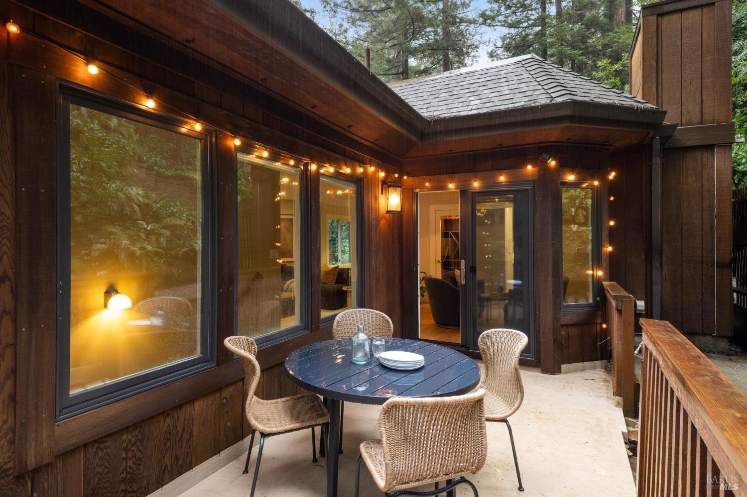 Detail Gallery Image 22 of 24 For 481 Cascade Dr, Mill Valley,  CA 94941 - 4 Beds | 3/1 Baths