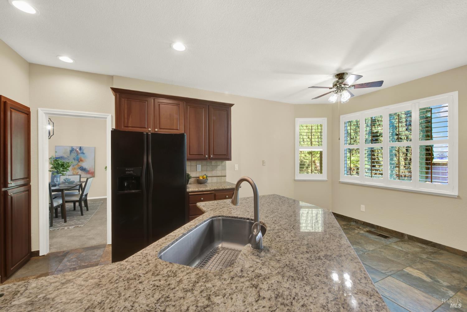 Detail Gallery Image 16 of 60 For 155 Fallen Leaf Dr, Vacaville,  CA 95687 - 4 Beds | 3 Baths