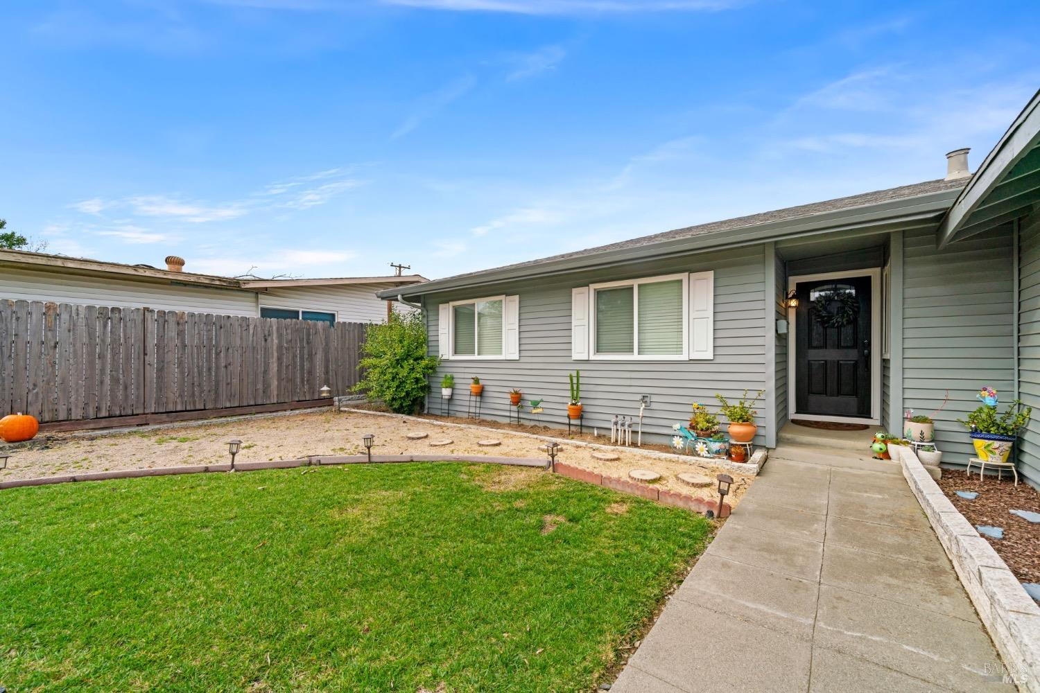 Detail Gallery Image 25 of 30 For 610 Sierra Dr, Dixon,  CA 95620 - 3 Beds | 2 Baths