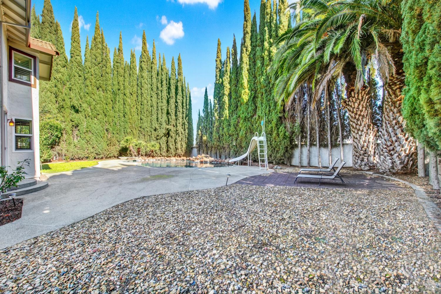 Detail Gallery Image 49 of 60 For 155 Fallen Leaf Dr, Vacaville,  CA 95687 - 4 Beds | 3 Baths