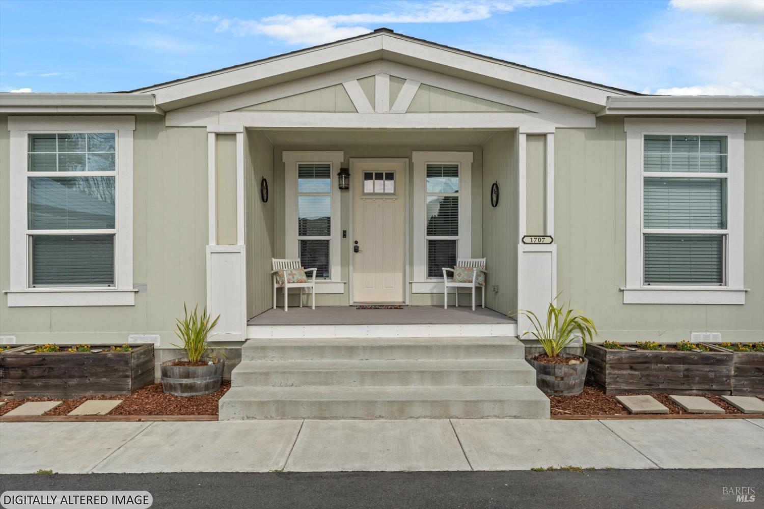 Detail Gallery Image 4 of 38 For 1707 Weiss Ln, Penngrove,  CA 94951 - 5 Beds | 3 Baths