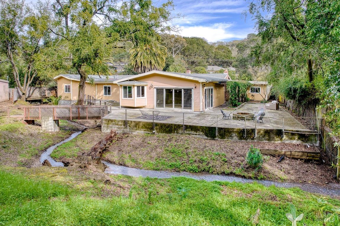 Detail Gallery Image 25 of 85 For 101 H Ln, Novato,  CA 94945 - 5 Beds | 4/1 Baths