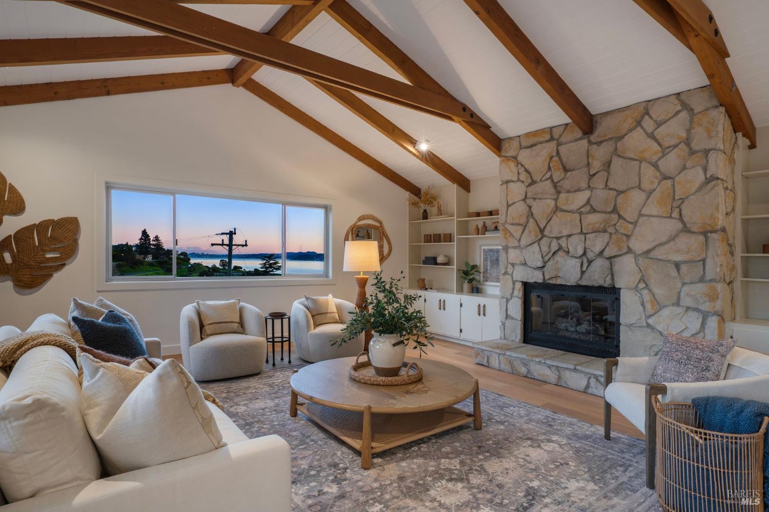 Detail Gallery Image 75 of 92 For 58 Lower North Ter, Tiburon,  CA 94920 - 5 Beds | 3/1 Baths