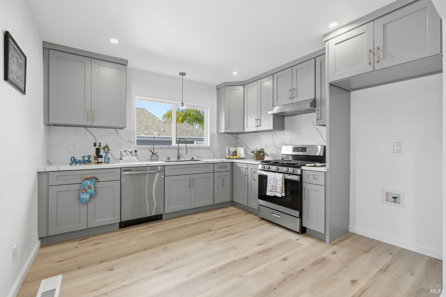 Detail Gallery Image 7 of 30 For 333 14th St, Vallejo,  CA 94590 - 3 Beds | 2 Baths