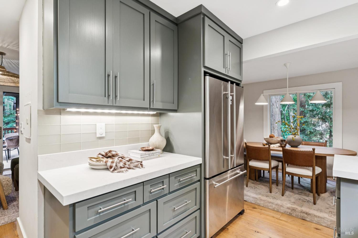 Detail Gallery Image 4 of 24 For 481 Cascade Dr, Mill Valley,  CA 94941 - 4 Beds | 3/1 Baths