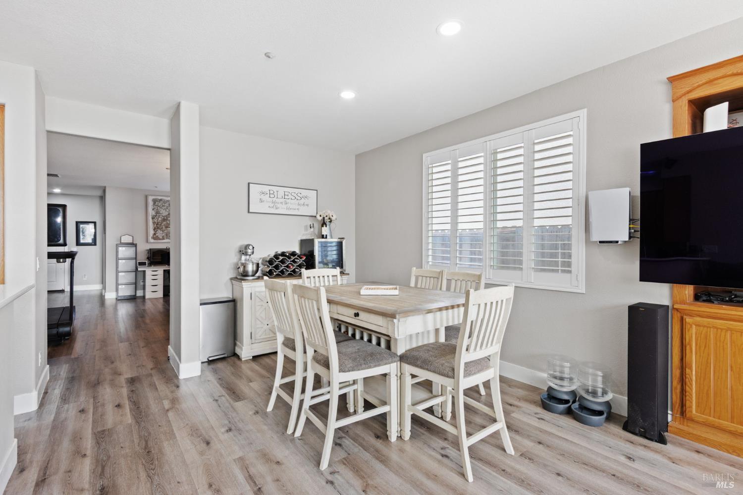 Detail Gallery Image 10 of 48 For 4413 Meadow Valley Cir, Fairfield,  CA 94534 - 4 Beds | 2 Baths