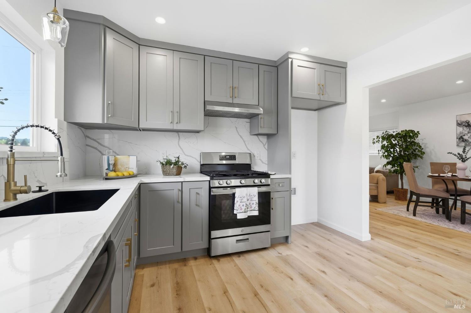 Detail Gallery Image 9 of 30 For 333 14th St, Vallejo,  CA 94590 - 3 Beds | 2 Baths