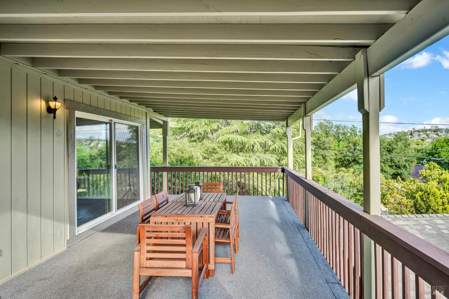 Detail Gallery Image 9 of 47 For 18528 N Shore Dr, Hidden Valley Lake,  CA 95467 - 3 Beds | 3 Baths