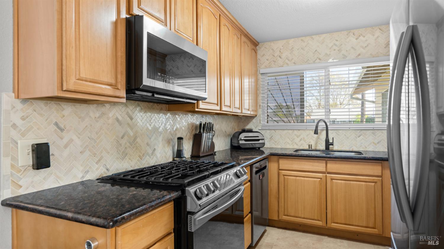 Detail Gallery Image 11 of 40 For 1206 Ricky Ct, Suisun City,  CA 94585 - 3 Beds | 2 Baths