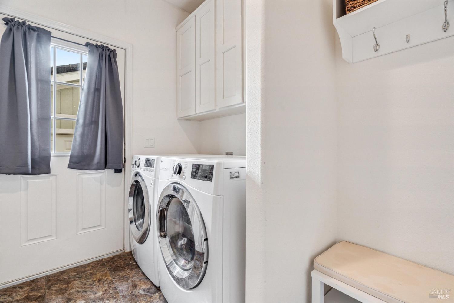 Detail Gallery Image 23 of 38 For 1707 Weiss Ln, Penngrove,  CA 94951 - 5 Beds | 3 Baths