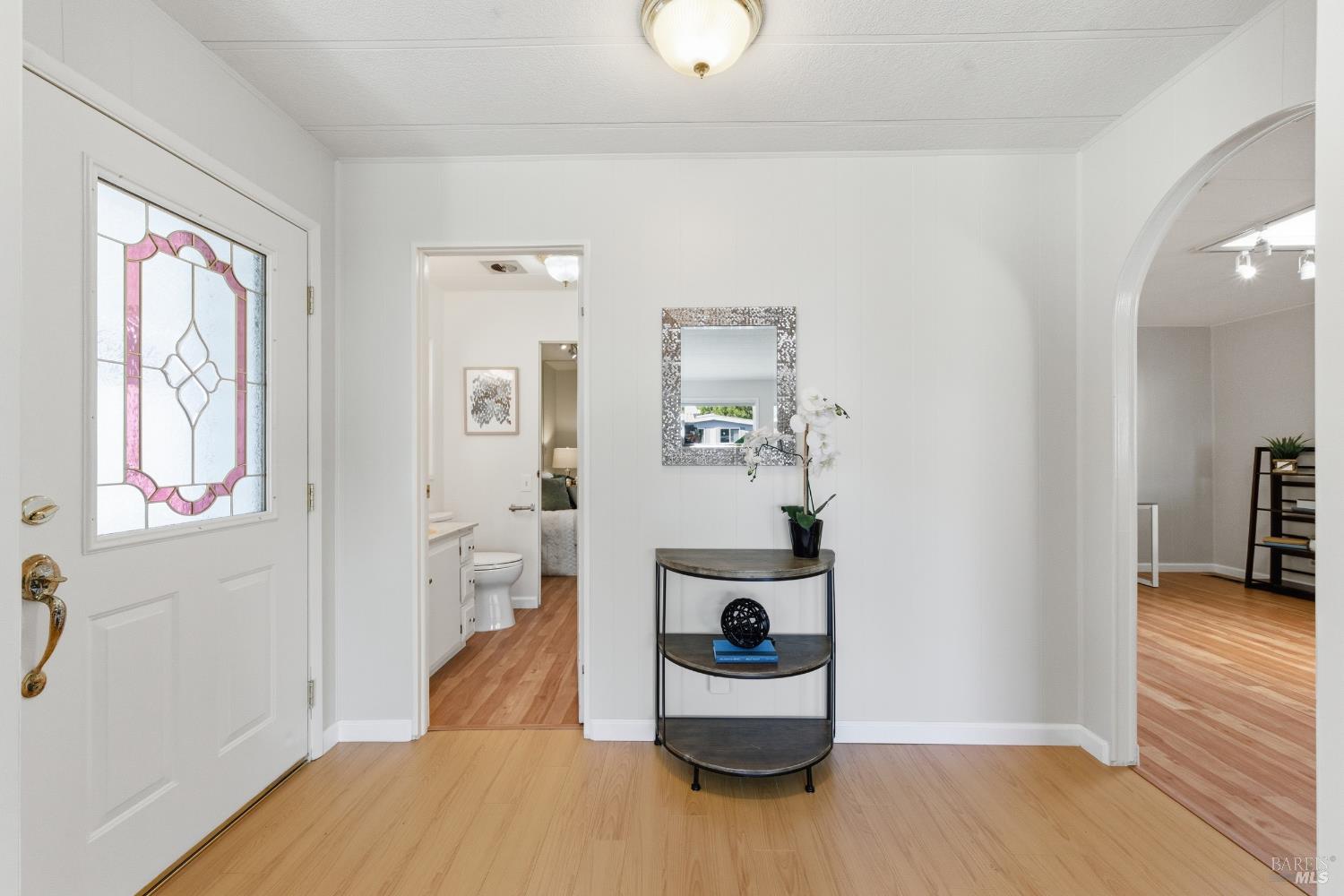 Detail Gallery Image 9 of 58 For 15 Scenic Dr, Novato,  CA 94949 - 2 Beds | 2 Baths