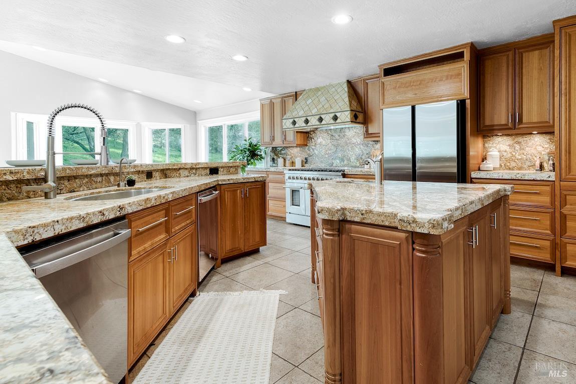 Detail Gallery Image 70 of 85 For 101 H Ln, Novato,  CA 94945 - 5 Beds | 4/1 Baths