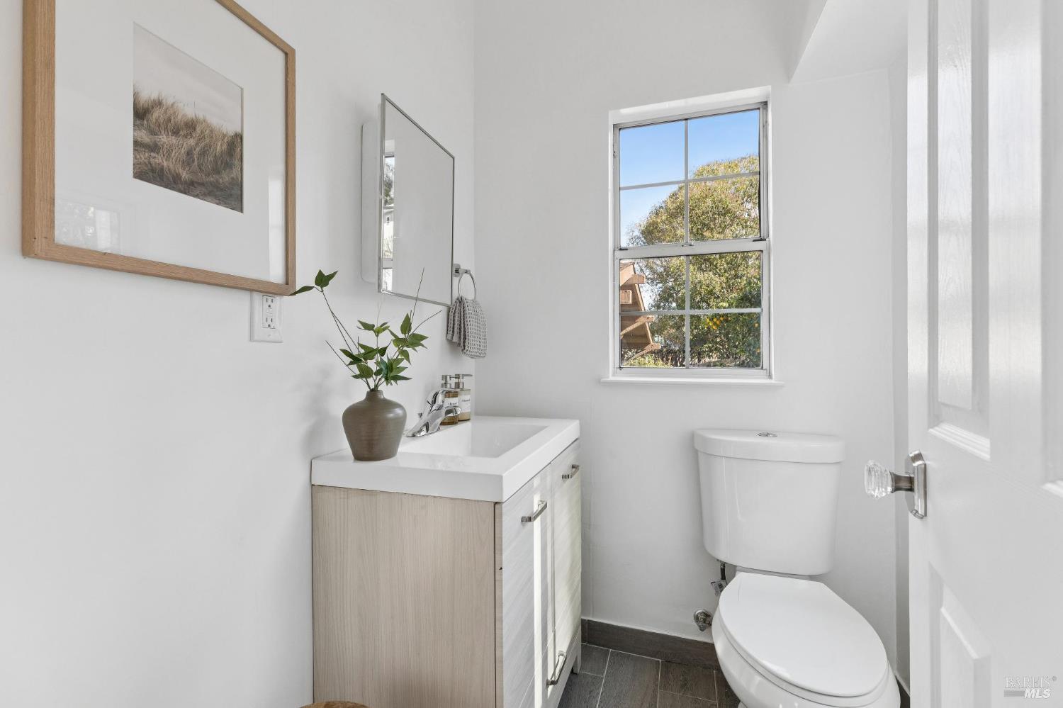 Detail Gallery Image 6 of 29 For 44 Martens Blvd, San Rafael,  CA 94901 - – Beds | – Baths