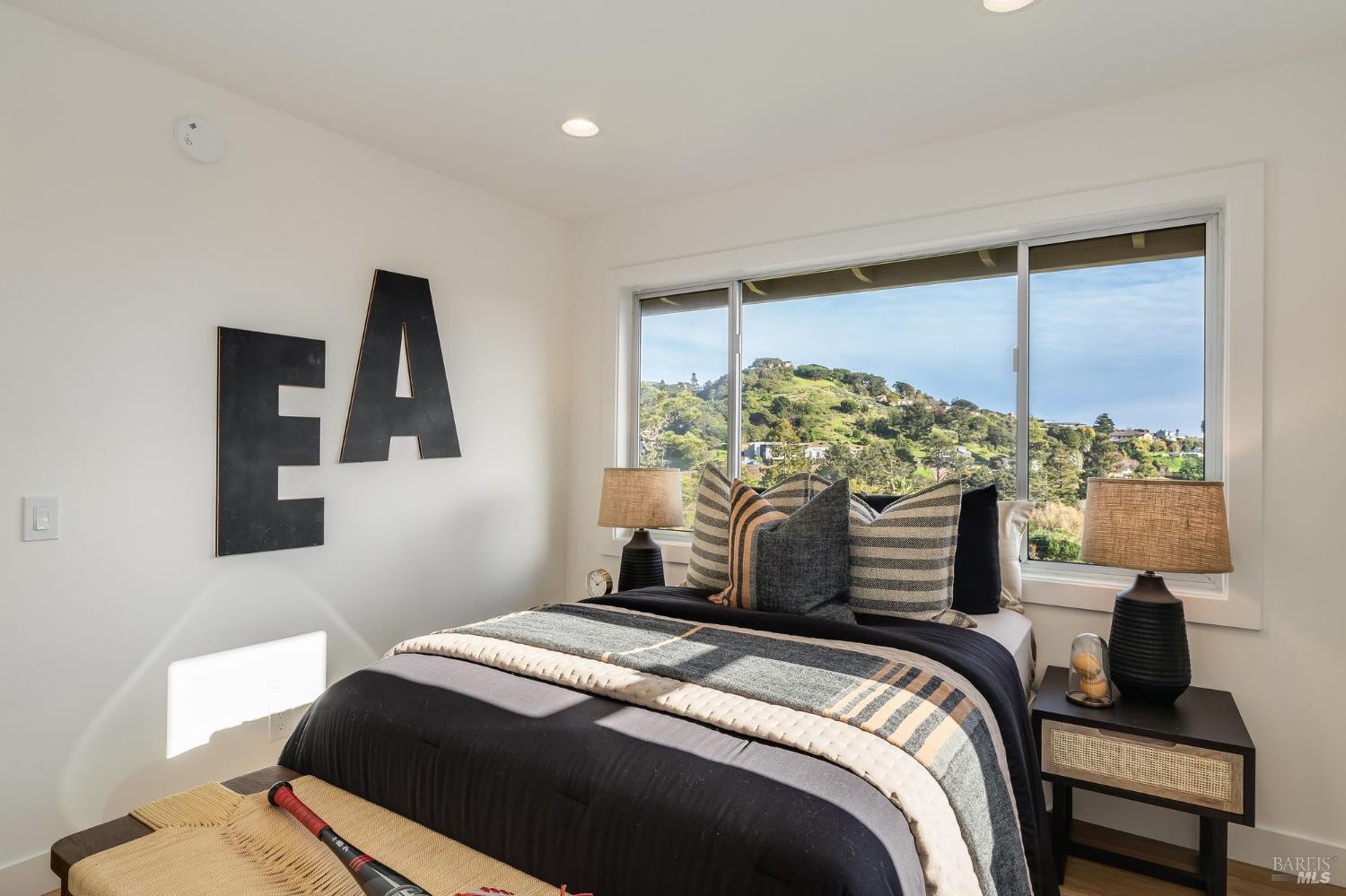 Detail Gallery Image 43 of 92 For 58 Lower North Ter, Tiburon,  CA 94920 - 5 Beds | 3/1 Baths