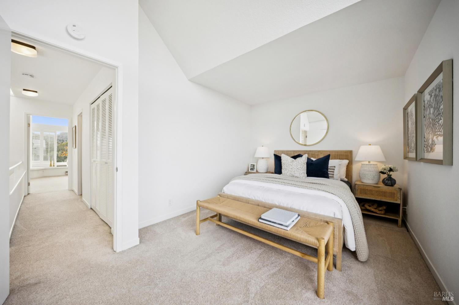 Detail Gallery Image 39 of 51 For 167 Headlands Ct, Sausalito,  CA 94965 - 2 Beds | 2/1 Baths