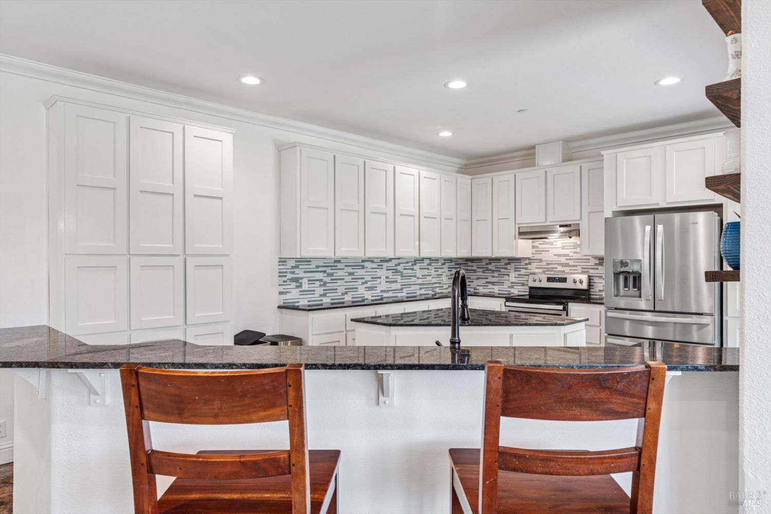 Detail Gallery Image 8 of 38 For 1707 Weiss Ln, Penngrove,  CA 94951 - 5 Beds | 3 Baths