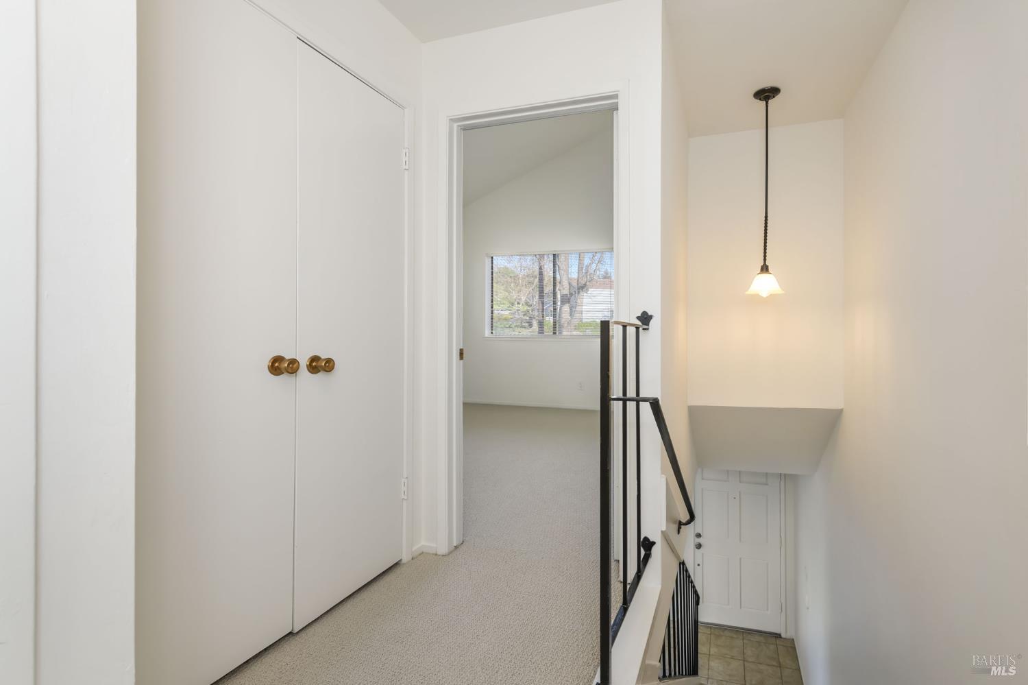 Detail Gallery Image 14 of 21 For 19 Manchester Ct, Novato,  CA 94947 - 2 Beds | 1/1 Baths