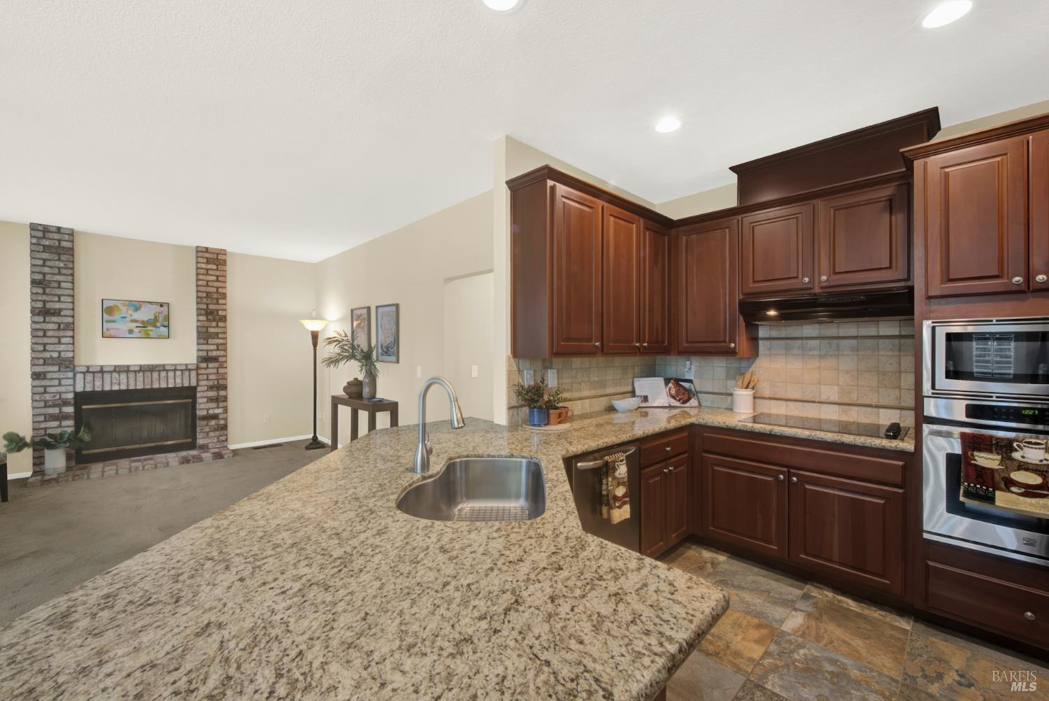 Detail Gallery Image 21 of 60 For 155 Fallen Leaf Dr, Vacaville,  CA 95687 - 4 Beds | 3 Baths